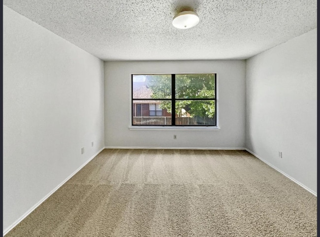 Building Photo - 3808 Suffolk Ln