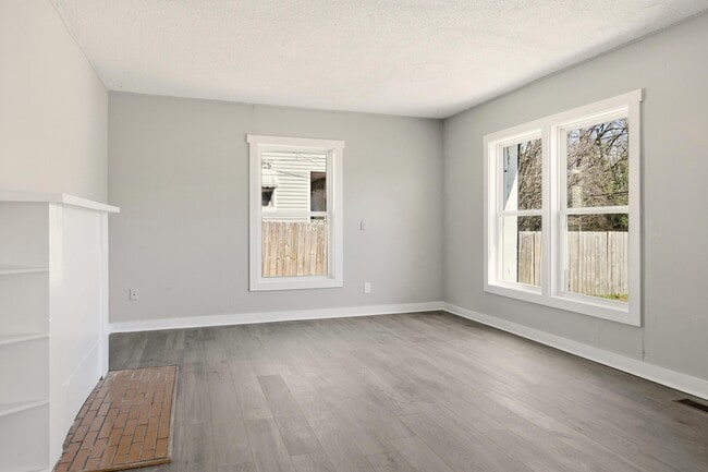 Building Photo - 5225 Central Ave