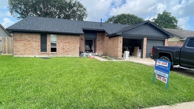 Building Photo - 1811 Hanbury Ct
