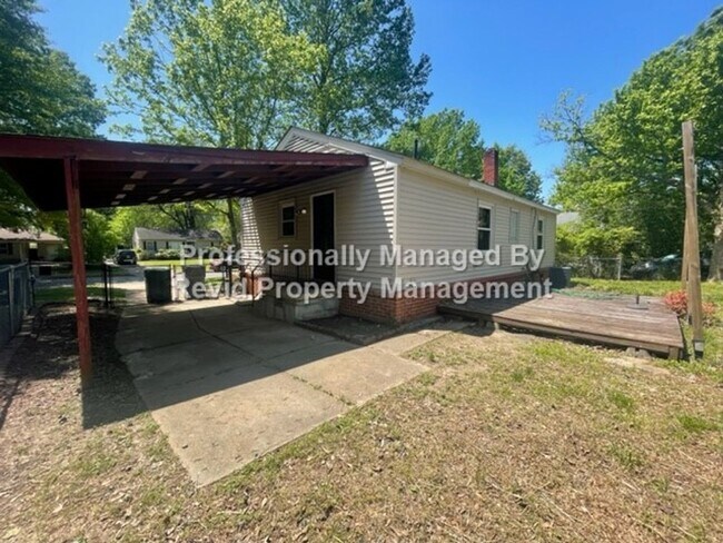 Foto del edificio - 3 Bedroom 1 Bathroom Home in East Memphis