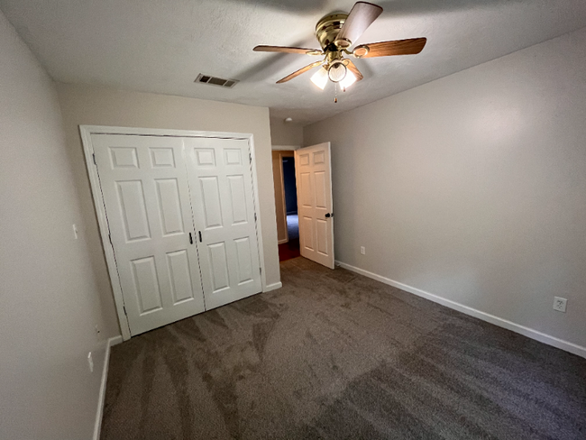 Foto del edificio - 133 N Ridge Dr
