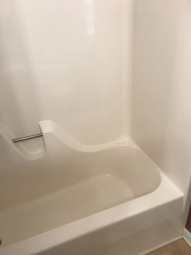 Building Photo - Newly Updated in Boiling Springs