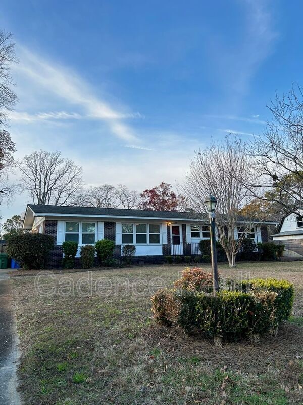 Photo - 408 Lynette Drive House