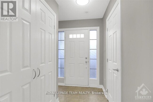 Photo du bâtiment - 914 Messor Cres