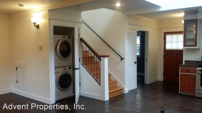 Building Photo - 3 br, 2.5 bath House - 1418A Harmon Street