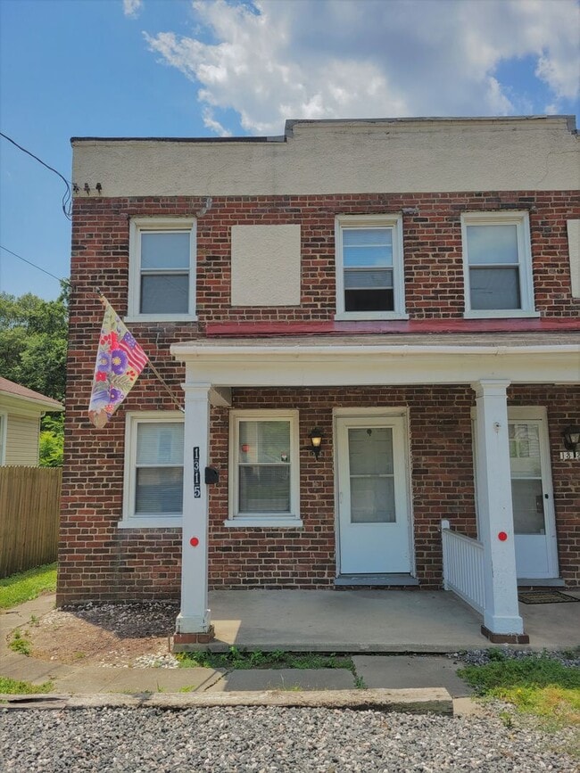 Photo - 1315 Byron Street House