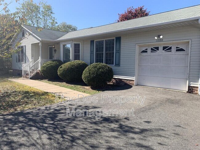 Building Photo - 11720 Eisenhower Ln