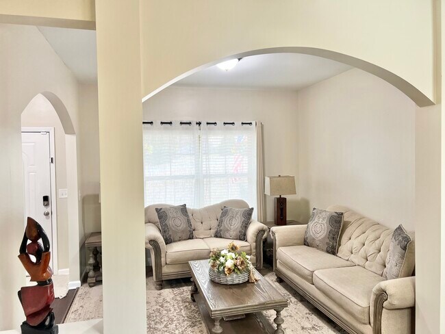 Foto del edificio - 31 White Pine Way