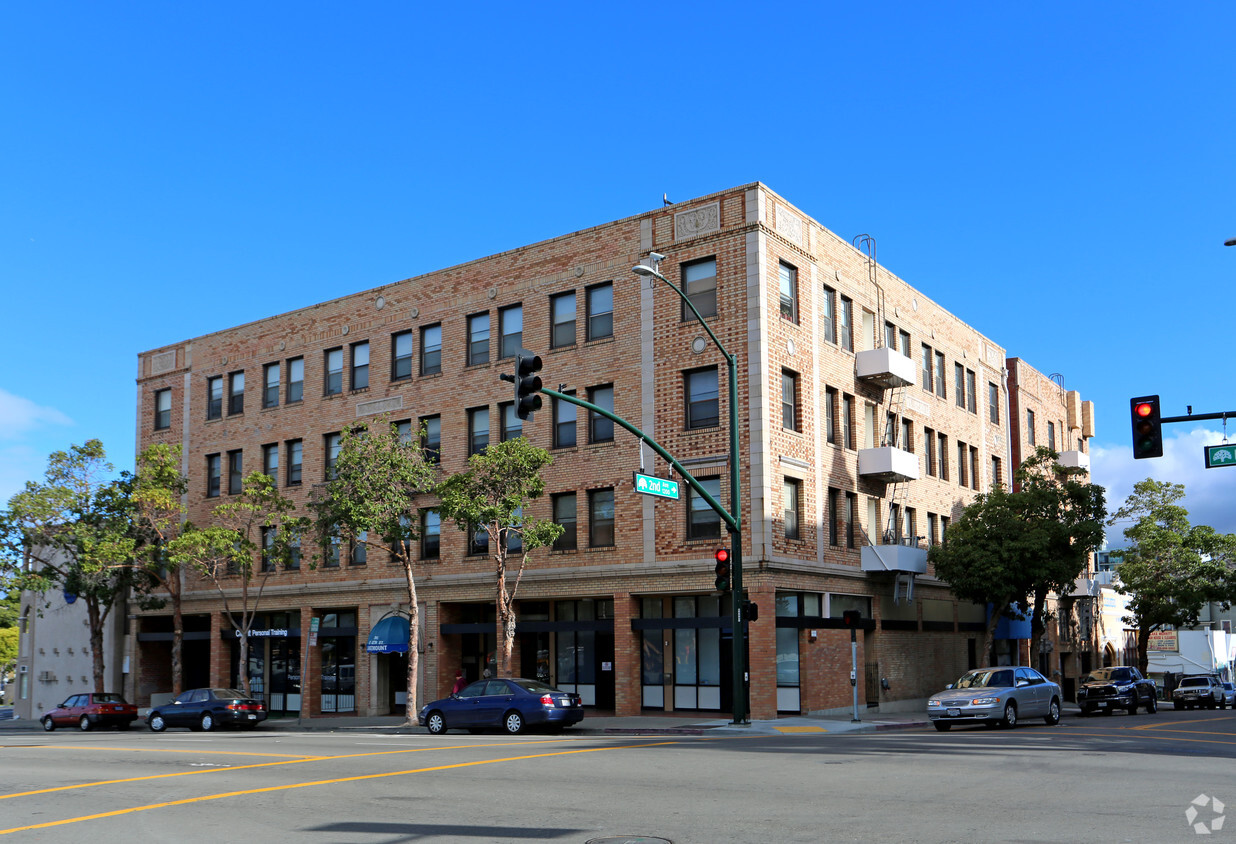 Primary Photo - Lakemont Apartments