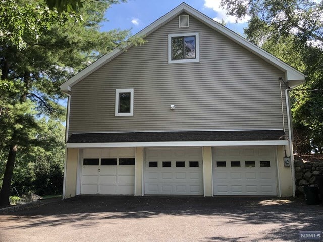 Building Photo - 136 Carlough Rd