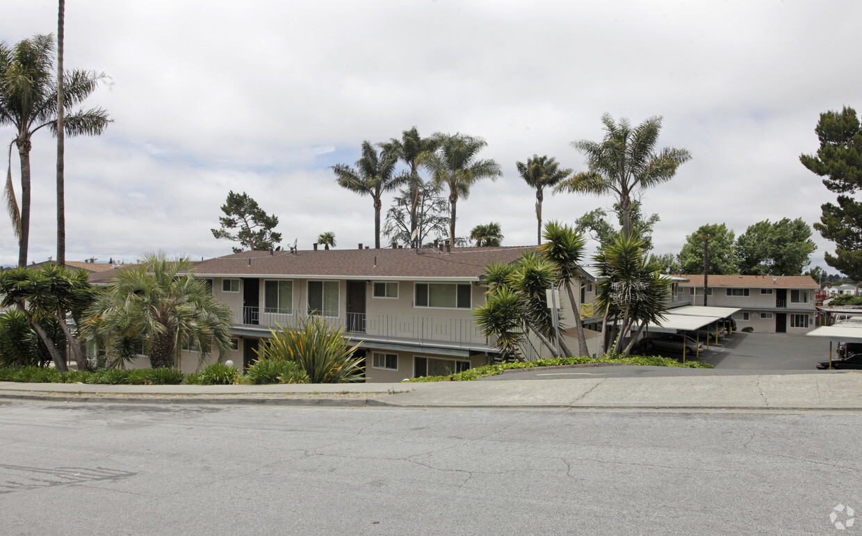 Building Photo - Fairmount Palms