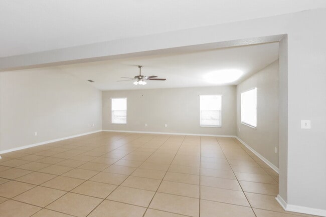 Building Photo - 8834 Pebblebrooke Dr