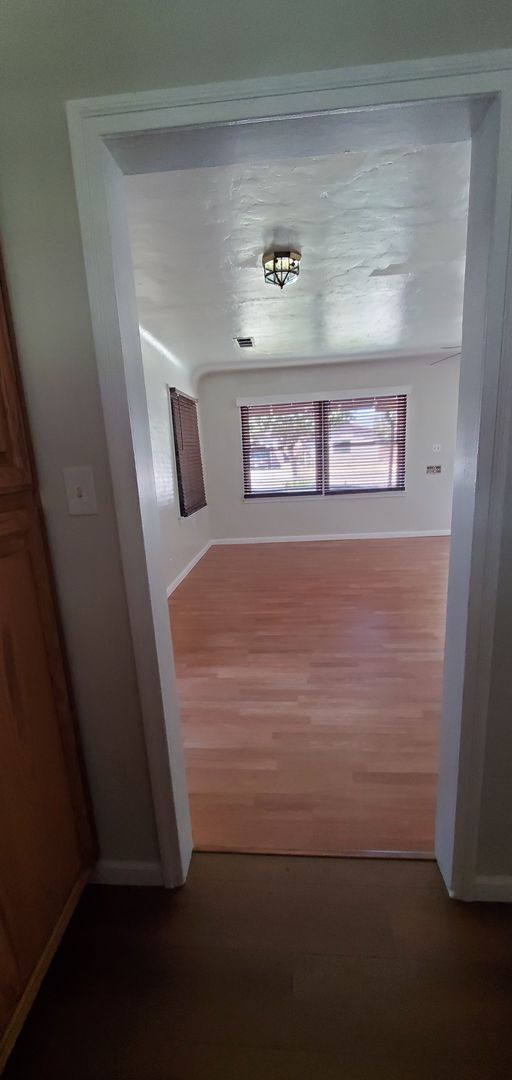 Foto del edificio - Charming Exeter home coming soon
