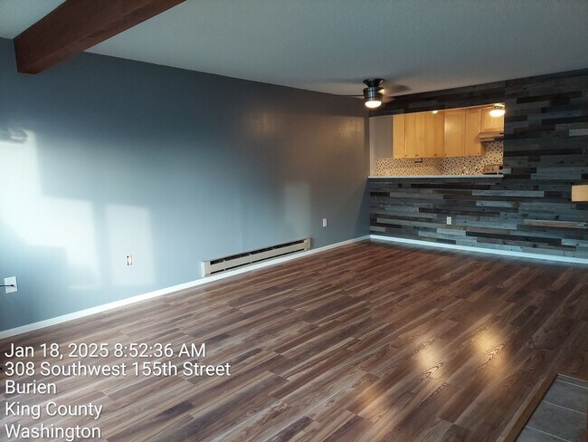 Foto del edificio - Parkwood condos -Elevator building - 2 bed...
