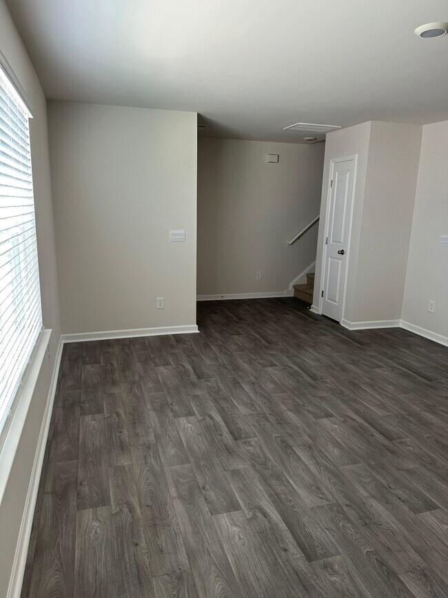Foto del edificio - 4101 Laurel Ridge Dr