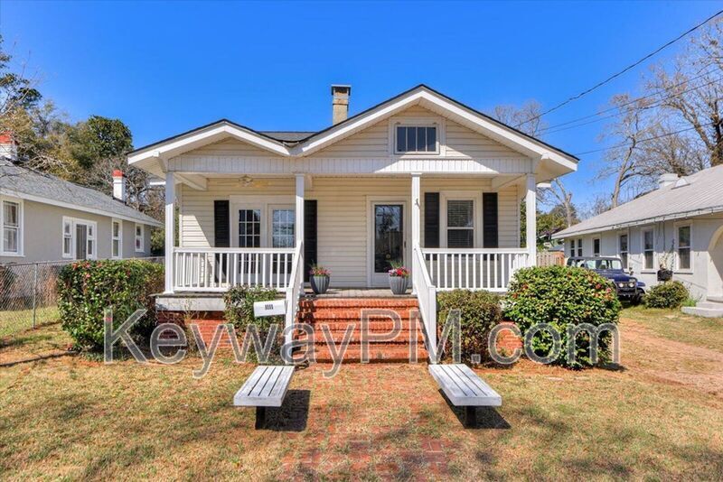 Primary Photo - 1111 Adrian St