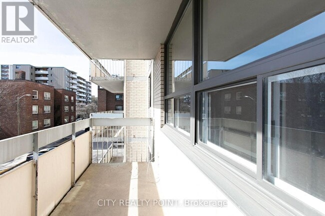 Building Photo - 1500-1500 Bathurst St