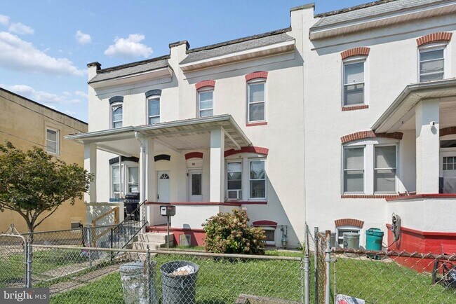 Building Photo - 540 46th St