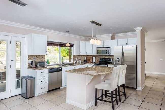 Building Photo - 4BR/3.5BA Home In Encinitas! Pet Friendly!