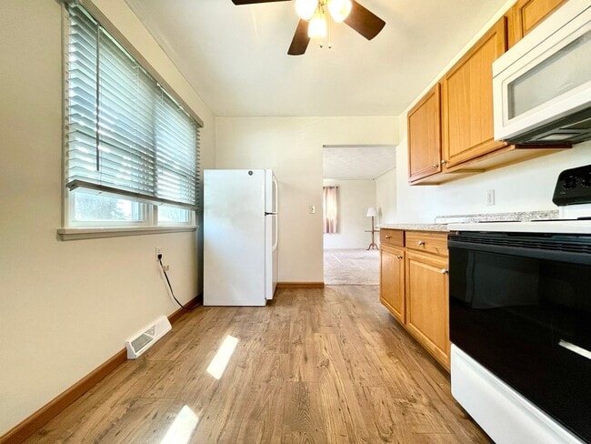 Building Photo - Two Bedroom Home in Portage