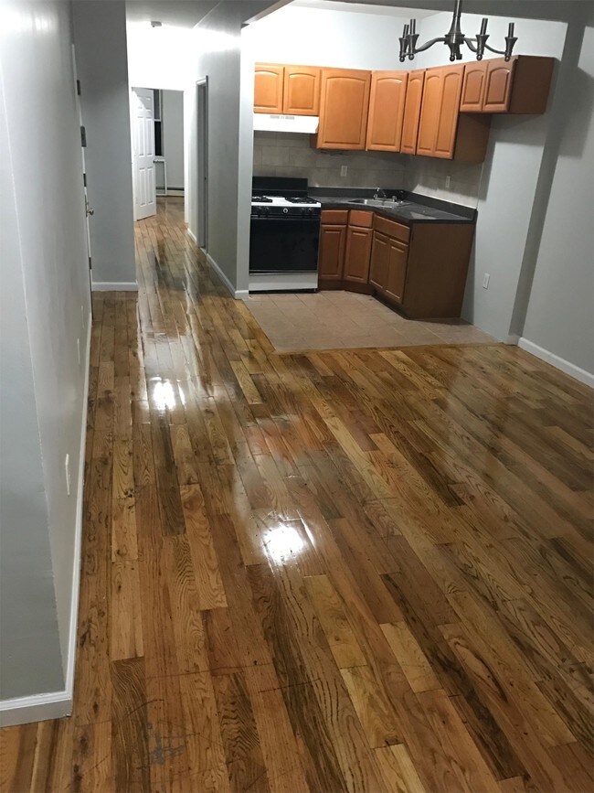 Foto del edificio - 511 E 183rd St