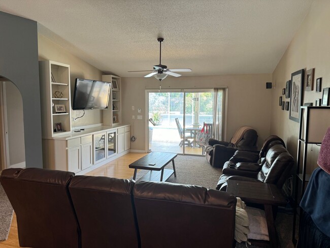 Foto del edificio - 4 bed 2bath with Pool