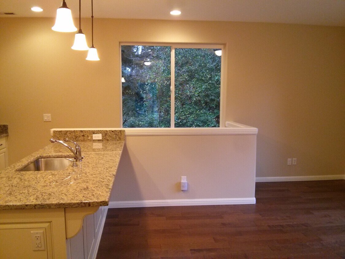 Foto principal - 1059 C Ave