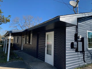 Front porch area - 11440 Harris Dr