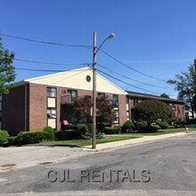 Building Photo - 25 Brooks Park