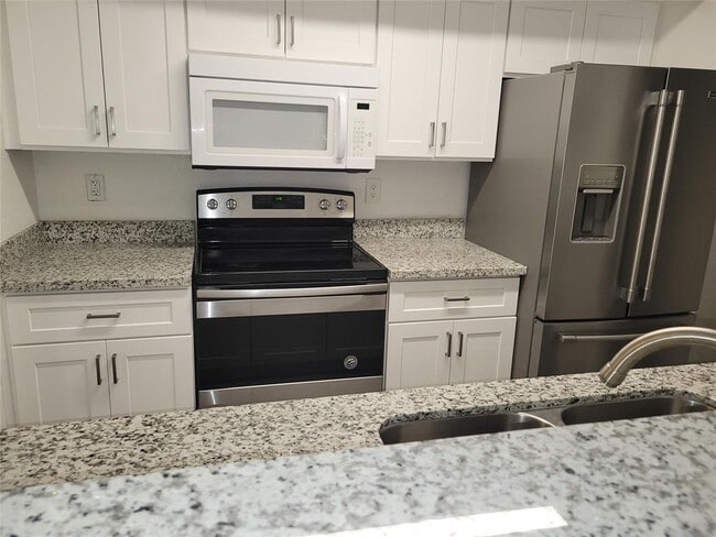 Foto del edificio - 7200 W T C Jester Blvd