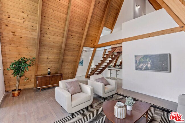 Foto del edificio - 3237 Kelton Ave