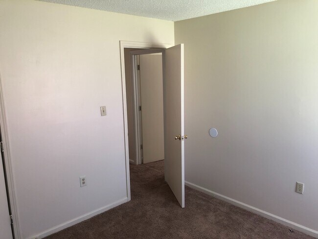 Foto del edificio - 3 Bedroom House - Vouchers Accepted