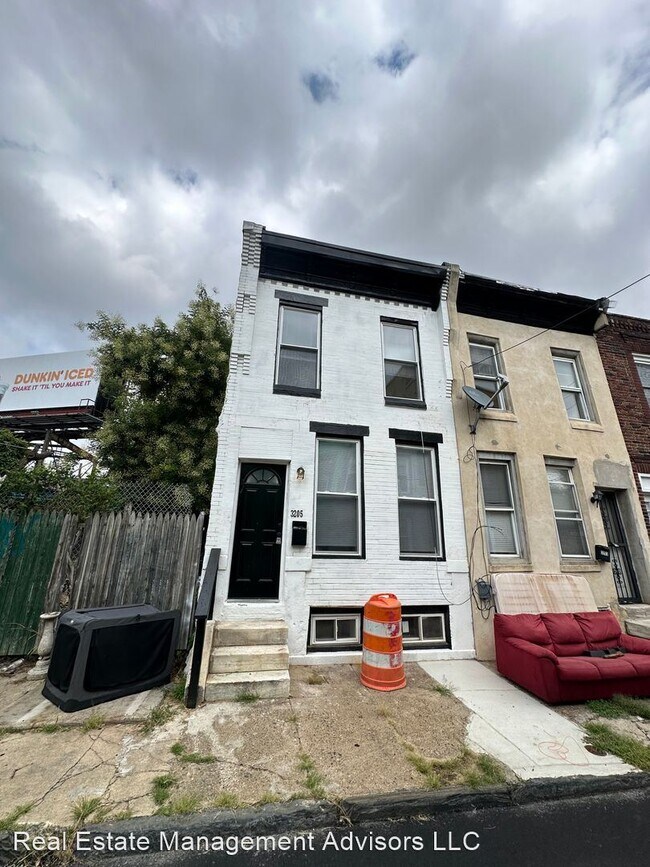 Building Photo - 2 br, 1.5 bath House - 3205 Latona Street