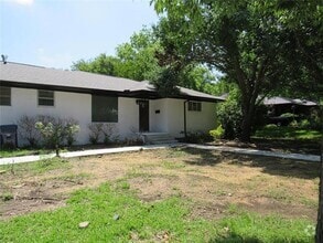 Building Photo - 818 Thomas St