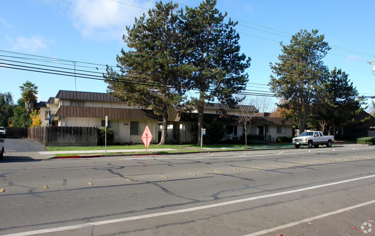 Building Photo - Summerfield Apartments