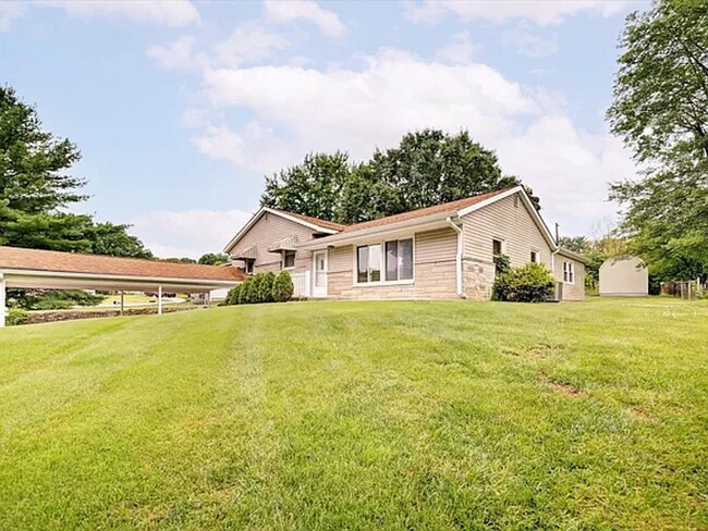 Building Photo - Beautiful 3-bedroom HOME!