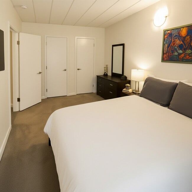 Foto del edificio - Charming & Contemporary Living in the Heart of Linden Hills for $1,745/month!