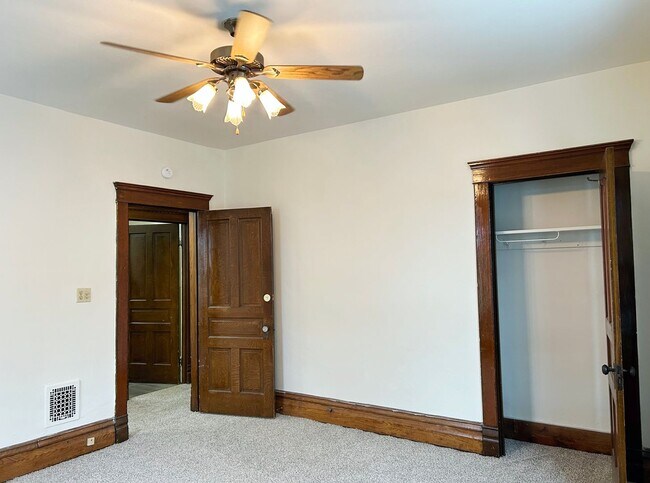 Foto del edificio - Recently Updated first floor apartment within walking distance to Main St  Grove City !