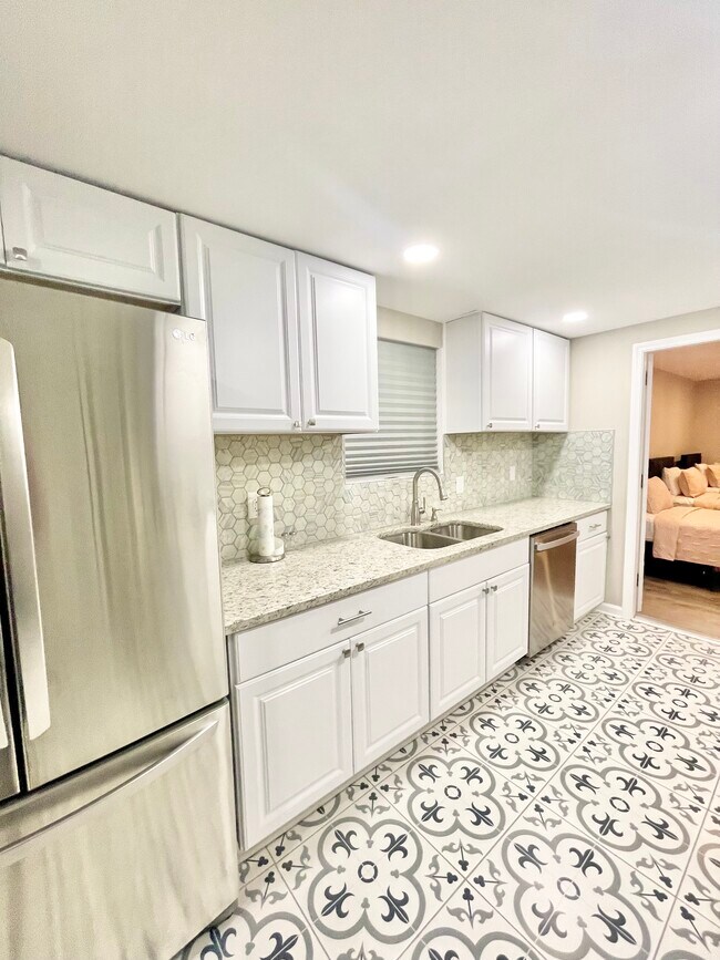 Building Photo - 7880 Stanebrook Dr