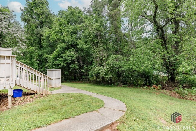Foto del edificio - 215 Jennings Mill Rd