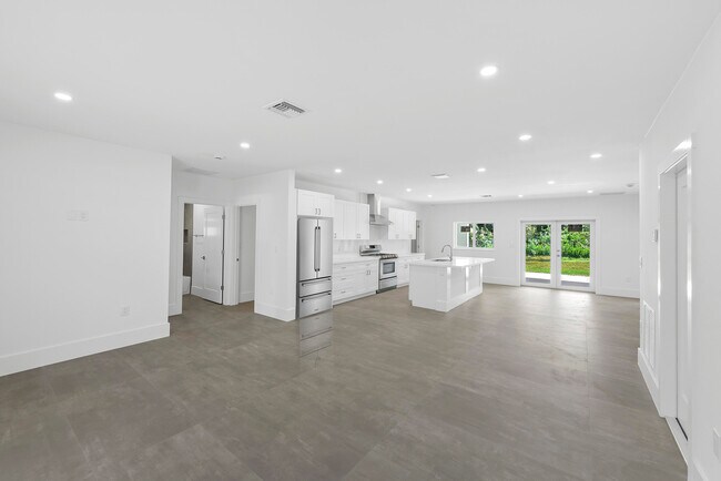 Foto del edificio - 13350 61st Ln N