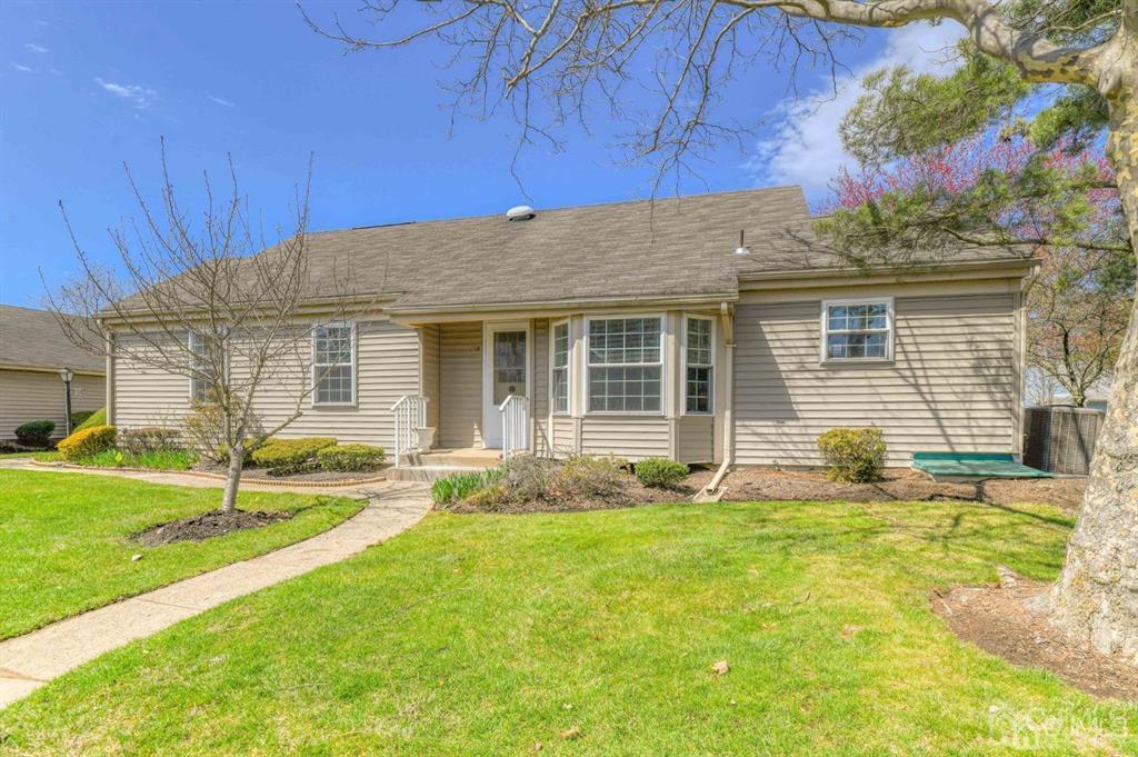 Primary Photo - 137 Concordia Cir