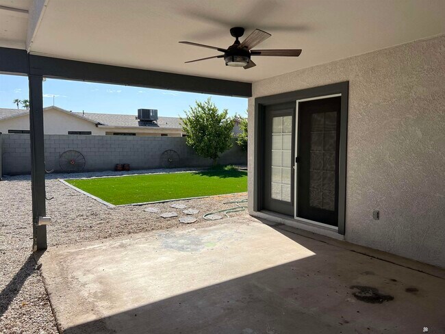 Foto del edificio - 1285 S Thomas Ave