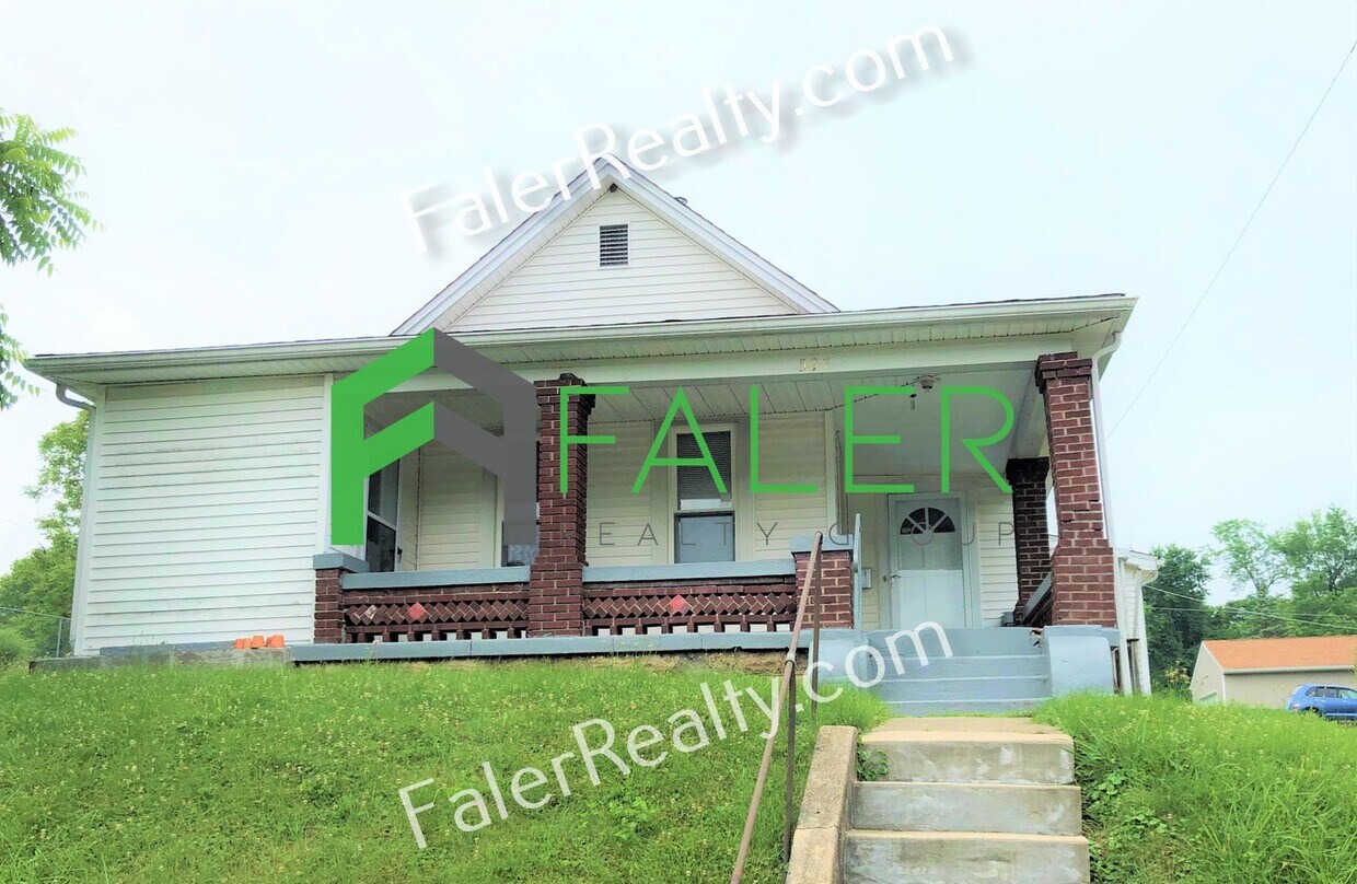 Primary Photo - Huge 2-bedroom home with beautiful finishes