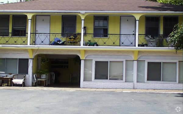 Building Photo - 1784 N Coast Highway 101