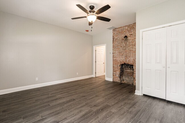 Foto del edificio - 806 Longfield Ave
