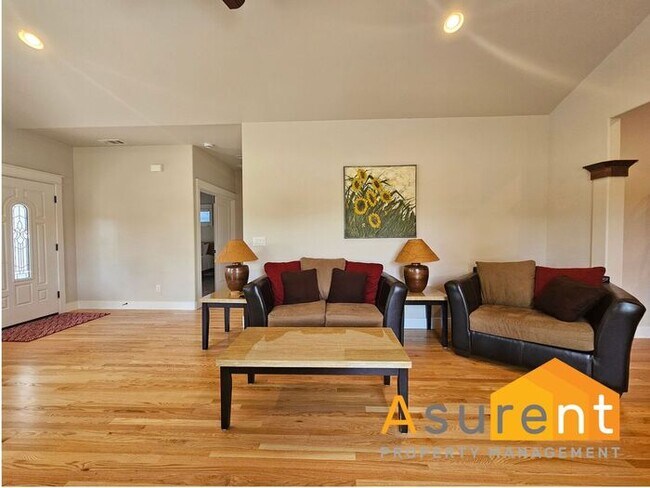 Foto del edificio - Fully Furnished 2BR/2BA Home in Central Point