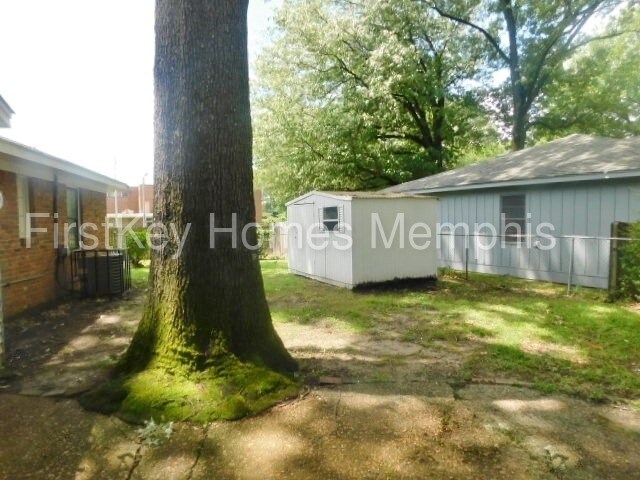 Building Photo - 1673 Colonial Rd