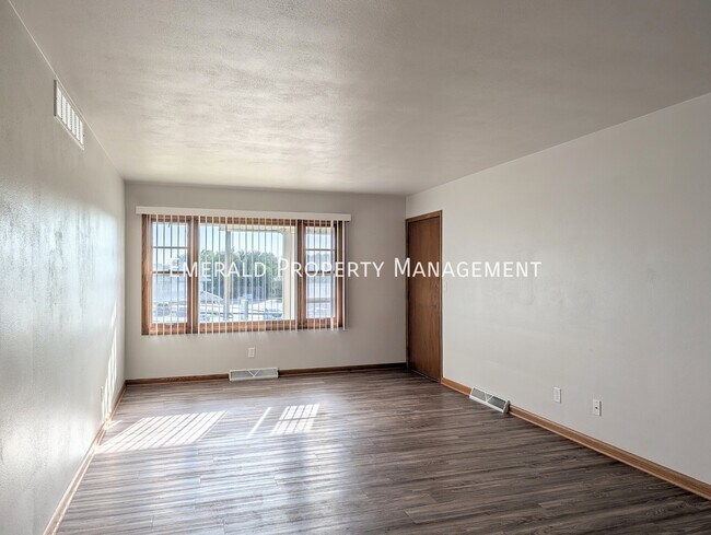 Building Photo - 590 N Mulford Rd