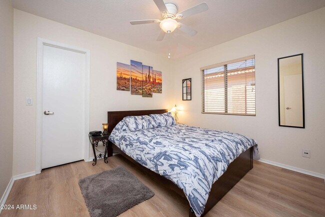 Foto del edificio - 707 W Baylor Ln